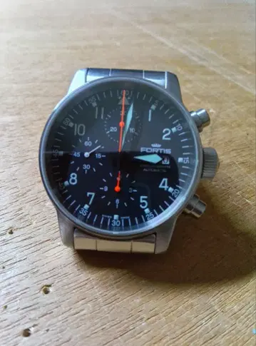FORTIS 프리거 클래식 크로노그래프