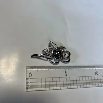 실버 진주 브로치
