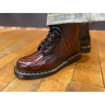 닥터마틴 1460 INFERNO 8홀 부츠 size.UK9
