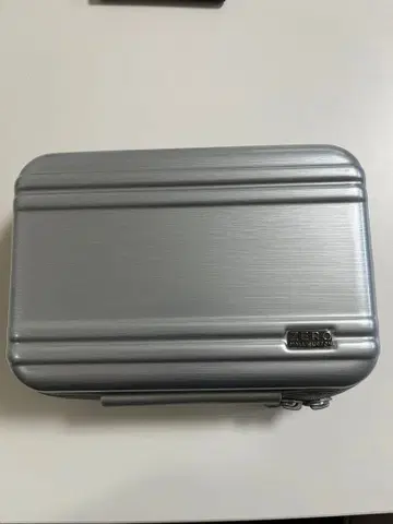 ZERO 알루미늄 트래블 파우치 실버 Zero Halliburton