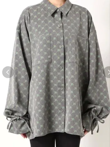 jouetie x atmospink 콜라보 모노그램 로고 셔츠 쥬에티