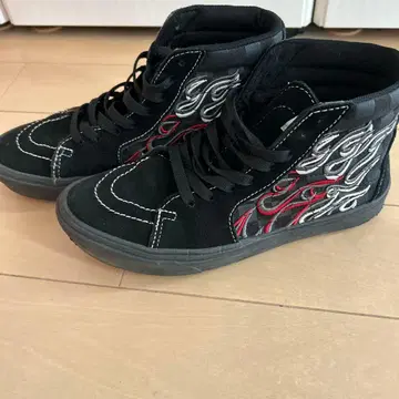 VANS 블랙 스웨이드 하이컷 스니커즈