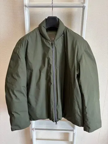 데상트 얼터레인 다운 자켓 올리브 M DLMMJC43