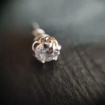 실버925 크리스탈 장식 한쪽 귀걸이 플뢰르 드 리스