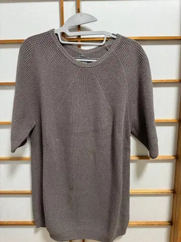 BATONER 브라운 반팔 니트