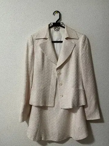 ECLAIR DEFI 트위드 자켓과 스커트 세트 (끈 벨트 포함)