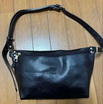 미사용 새상품 일비종떼 크로스 바디 백 블랙