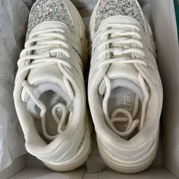 새상품 통굽 스니커즈 오리엔탈 트래픽