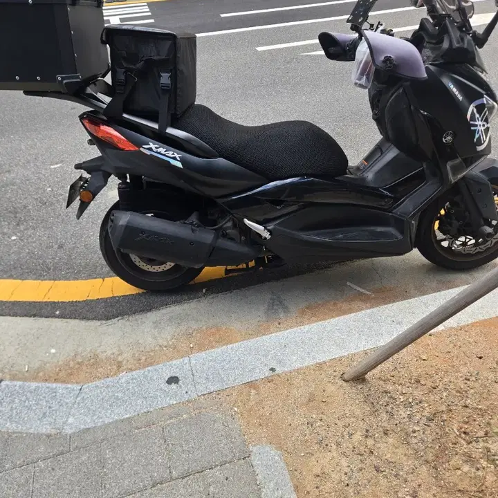 XMAX (2021) 5