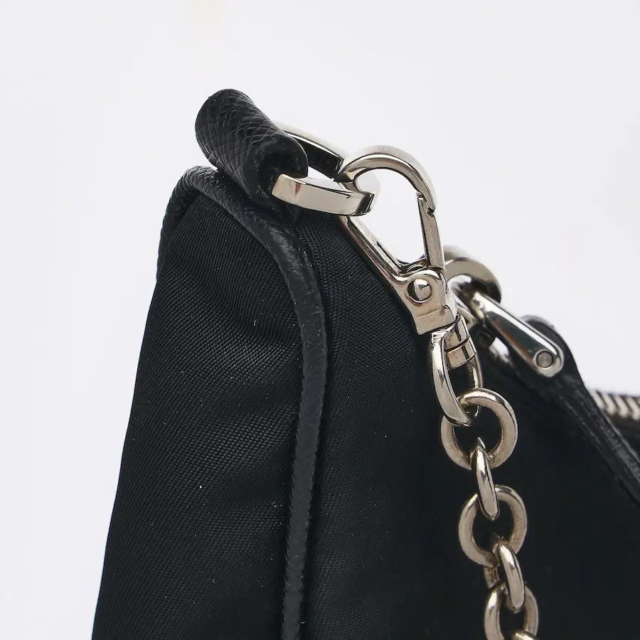 Prada Re-Edition 2005 Re-Nylon 单肩包