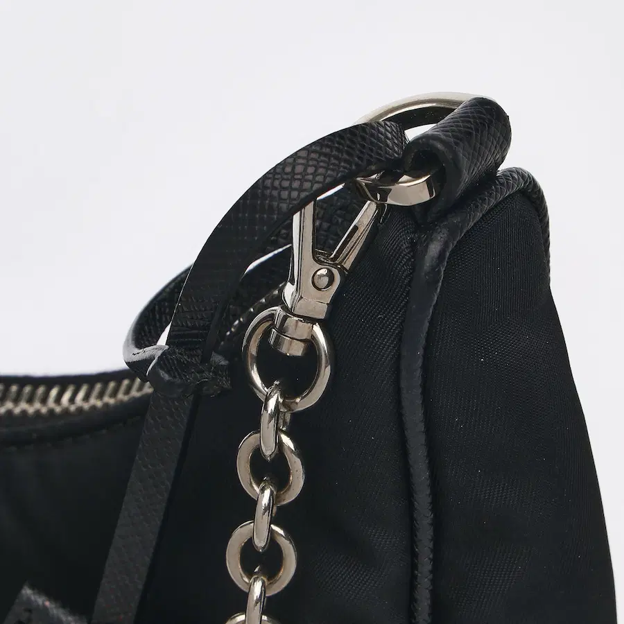 Prada Re-Edition 2005 Re-Nylon 单肩包