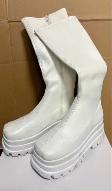 GRL 스퀘어토 통굽 가죽 롱 부츠 zr1121 아이보리