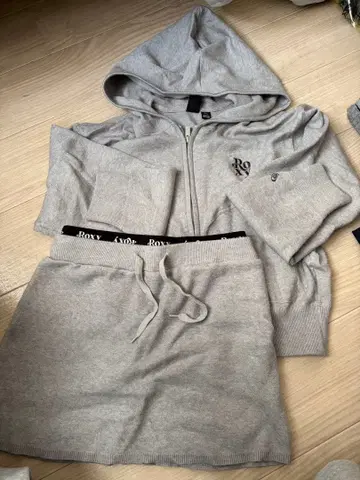 Roxy 후드 부착 자켓과 스커트 세트 그레이