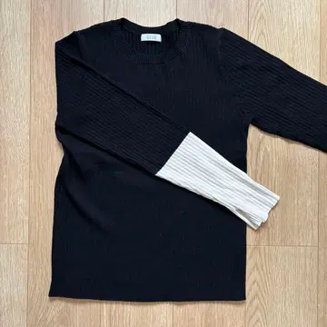 로리즈팜 블랙 니트 스웨터 리브