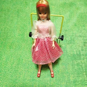 제니 핑크 도트 드레스 금발 인형