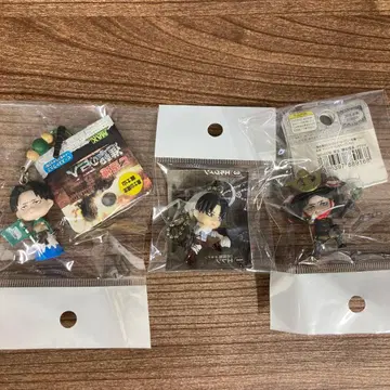 진격의 거인 리바이 피규어 키링 세트