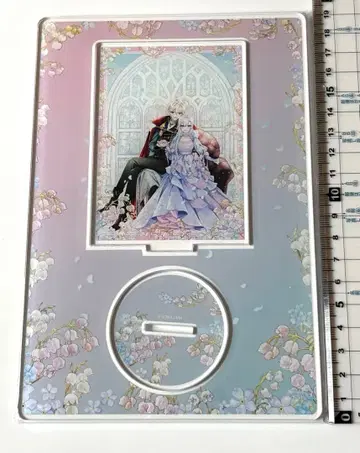 상처투성이 성녀보다 복수를 담아 아크릴 스탠드