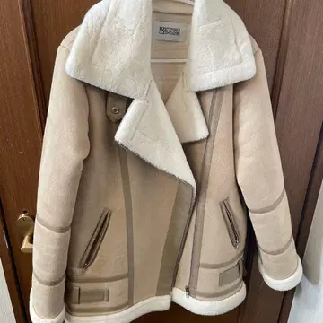 베이지 무스탕 코트 더블 브레스트