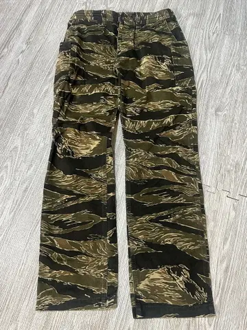 sassafras 사사프라스 폴 리프 워크 팬츠 타이거 카모 S