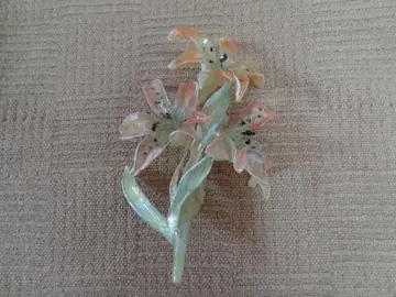 백합꽃 모티브의 엘레강트 브로치