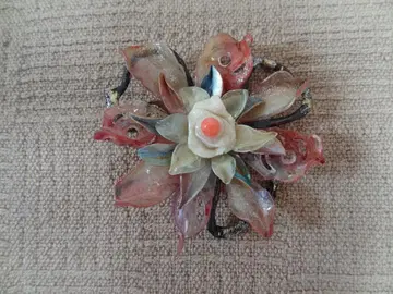 꽃 모양 브로치 돼지 가죽제