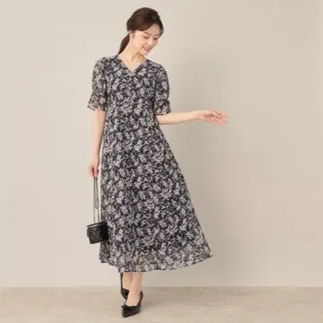쿠튀르 브로치 [ 한 장으로 멋스러운 출퇴근 ] V넥 플라워 원피스