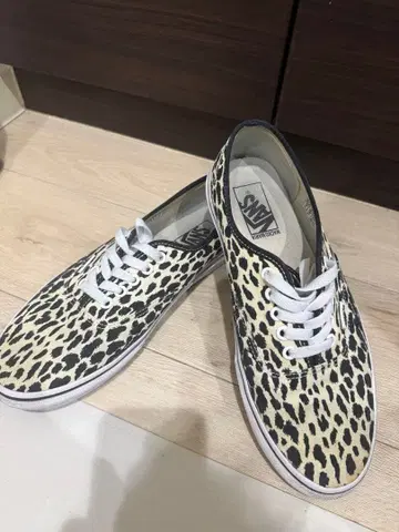 VANS 레오파드 무늬 스니커즈