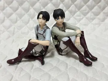 진격의 거인 제일복권 피규어 F상 엘렌 & G상 리바이 세트