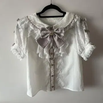 사다리 레이스 리본 블라우스 리즈리사 LIZLISA