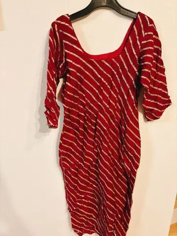 레어 인도 민족 의상 쿠르타 상의 레드 x 골드 스트라이프