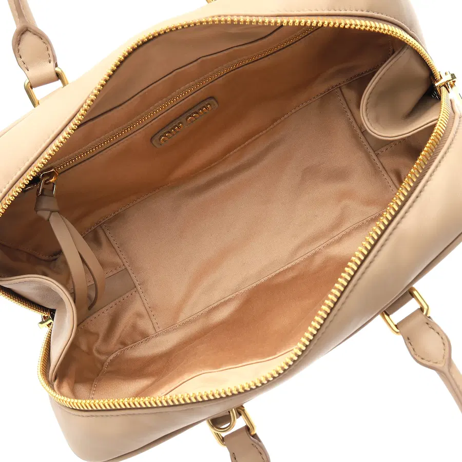 Miu Miu Arcadie 中号皮革手袋