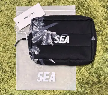 새상품 WIND AND SEA PALM TREE FLANNEL POUCH