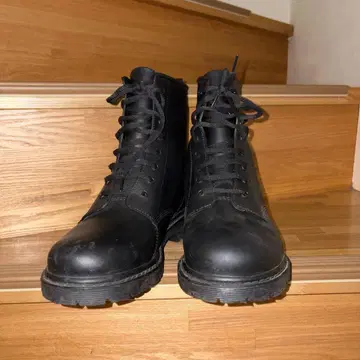밀리터리 8홀 블랙 워크 부츠 레이스업 데드스탁