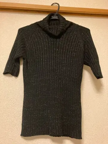 라메 믹스 블랙 리브 반팔 니트