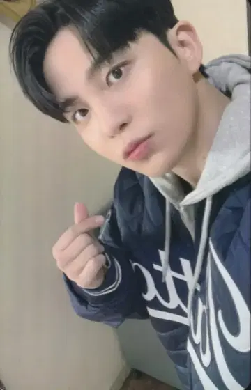 ATEEZ LIMITLESS JONG HO 트레이딩 카드