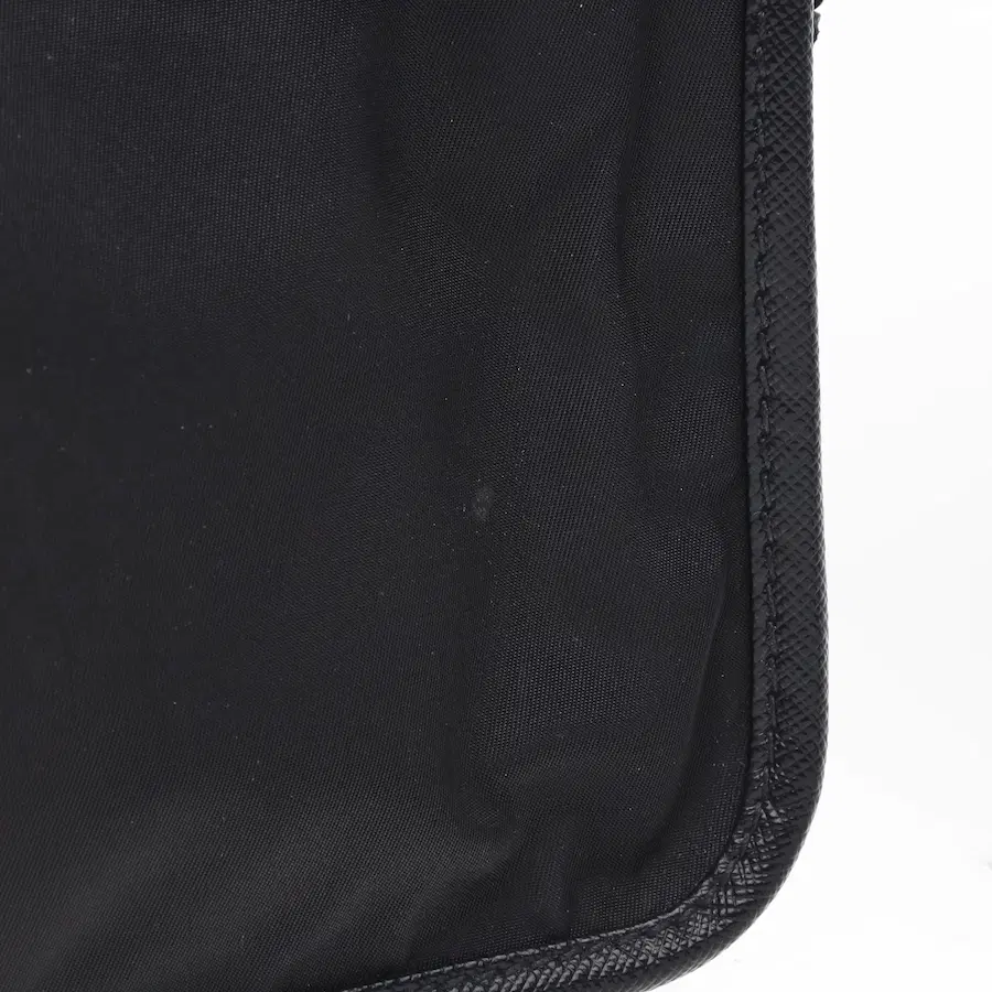 Prada Saffiano & Re-Nylon 单肩包