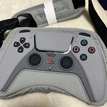 ZARA PlayStation 프레스 컨트롤러형 숄더백