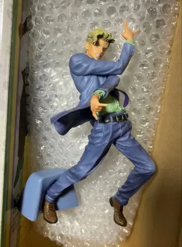 요시카게 키라 죠죠 피규어 갤러리