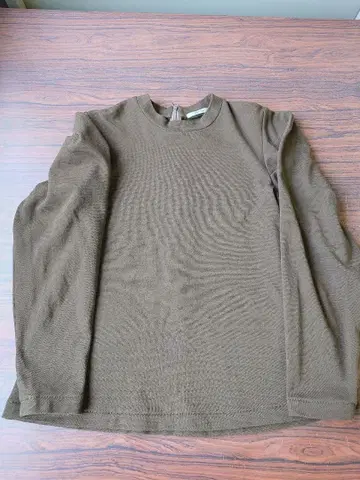 CELERI 다이아 슬리브 풀오버 카키