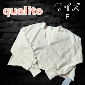 [택 포함 새상품] qualite 칼리테 V넥 맨투맨 풀오버 F 아이보리
