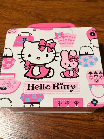 헬로 키티 시계와 캔 케이스 세트