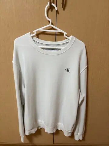 Calvin Klein 화이트 트레이닝복
