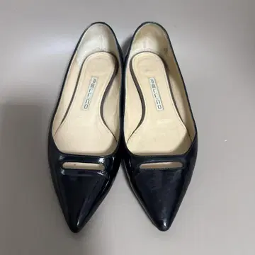 펠리코 아넬리 플랫 펌프스 에나멜 36.5 블랙