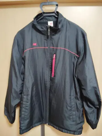 뉴발란스 블랙 나일론 자켓