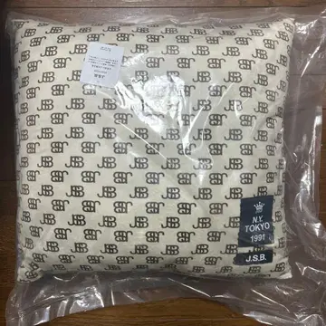 3대 JSB J.S.B. Monogram Collection 쿠션