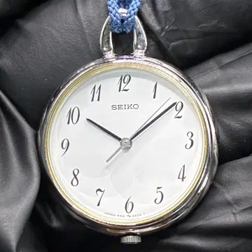 배터리 교환 완료 세이코 SEIKO QZ 회중시계 화이트 여성용 손목시계
