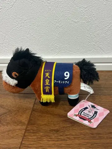 서러브레드 컬렉션 아몬드 아이 마스코트 볼체인 택 포함