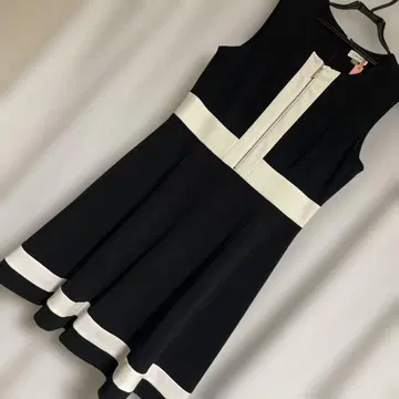 캘빈 클라인 슬리브리스 무릎 기장 원피스 블랙/화이트 14호