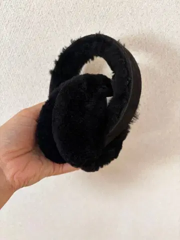 EMU 에뮤 양가죽 무스탕 귀도리 귀마개 블랙