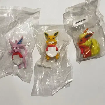 포켓몬 제일복권 길거리 산책 챠라링 프렌즈 에브이 쥬피썬더 부스터